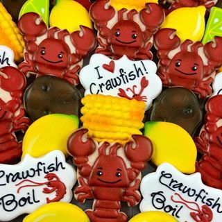 Crawfish cookies for a work boil this afternoon #crawfishboilcookies #crawfishcookies #crawfishboil #houstoncookies #potatocookies #corncookies #ilovecrawfish #lemonblueberrycookies crawfish cutter by @thesweetdesignsshoppe Crawfish Boil Party Decorations, Boiled Cookies, Honey Do Shower, Lemon Blueberry Cookies, Crawfish Party, Seafood Boil Party, Charcuterie Board Wedding, Crawfish Boil Party, Wedding Shower Cookies