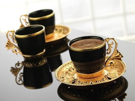 Coffee Cups Design, Turkish Coffee Set, Coffee Sets, Turkish Coffee Cups, Turkish Kitchen, Arabic Coffee, Ground Coffee Beans, Gold Coffee, Coffee Espresso