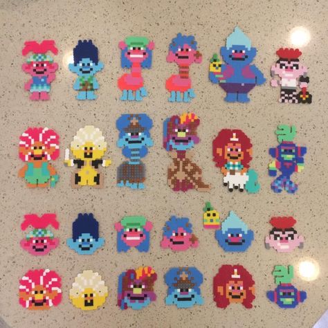 Trolls Perler Bead Patterns, Hello Kitty Crafts, Easy Perler Beads Ideas, Art Perle, Hama Beads Design, Perler Crafts, Diy Perler Bead Crafts, Diy Perler Beads, Iron Beads