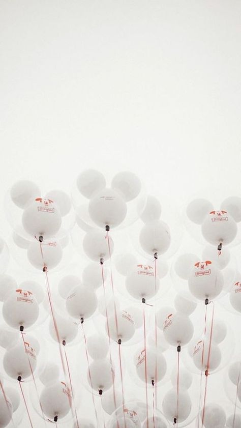 Disney White Wallpaper, White Disney Wallpaper, White Disney Aesthetic, Disney Balloons, Mickey Mouse Art, Disney Iphone, Cute Disney Pictures, Mickey Mouse Wallpaper, Wallpaper Nature Flowers