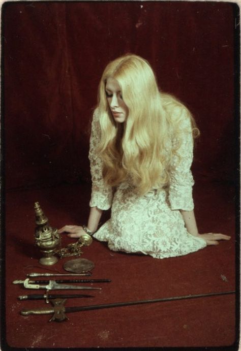 Sanders, Blonde Hair, A Woman, Witch, Clock, Blonde, Hair, Instagram