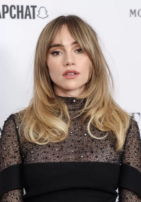 25 Chic French Girl Bangs for Inspiration Face Framing Hair, Subtle Blonde Highlights, Medium Shag Haircuts, Fall Hair Cuts, Face Framing Layers, Luscious Hair, Suki Waterhouse, Bright Blonde, Front Hair Styles