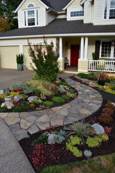 Cheap Landscaping Ideas For Front Yard, Cheap Landscaping Ideas, Pathway Landscaping, Front Yard Design, Meteor Garden 2018, House Landscaping, Front Landscaping, Front House, Front Lawn