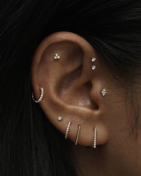 Ohrknorpel Piercing, Ušný Piercing, Piercings Oor, Bijoux Piercing Septum, 3 Ear Piercings, Minimalist Ear Piercings, Unique Ear Piercings, Ear Peircings, Ear Piercings Chart