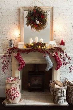 Christmas Mantel Garland, Staircase Garland, Hygge Christmas, Christmas Fireplace Decor, Christmas Village Display, Vintage Christmas Images, Christmas Mantel Decorations, Christmas Decorations Living Room, Christmas Mantle