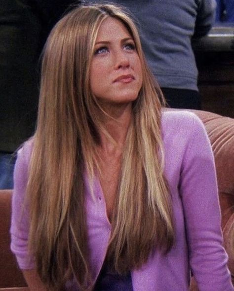 7 Blonde Hair Trends If You Don't Want To Go Dark. Fall fashion, fall style, fall trends, hair, hairstyles, blonde, blonde hair inspiration, haircut. Blonde Hair Trends, Rachel Green Hair, Rachel Hair, Rambut Brunette, Jennifer Aniston Hair, Makeup Tip, Blonde Hair Inspiration, Blonde Hair Looks, 90s Hairstyles