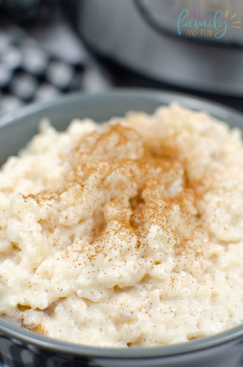 Instant Pot Rice Pudding - Easy Recipe Instant Rice Pudding, Instant Pot Rice Pudding, Rice Pudding Recipe Easy, Dessert Rice, Homemade Rice Pudding, Easy Rice Pudding, Alfredo Garcia, Instant Pot Rice, Rice Pudding Recipes