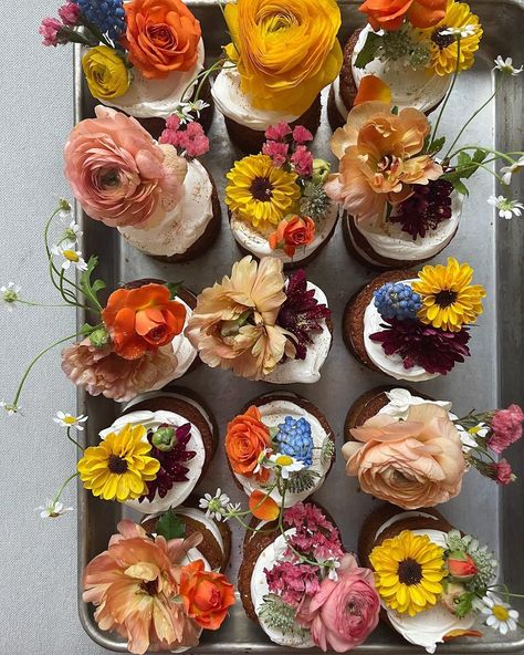 Julia Gallay | Mini cakes for a brunch celebrating MOTHERS DAY with @rw_co! Mini cake inspiration by the one and only @fromlucienyc. This is a reminder… | Instagram Mothers Day Book, More Is More, Mini Cake, Day Book, Cake Shop, The One And Only, Cake Inspiration, Sweet Treat, Mini Cakes