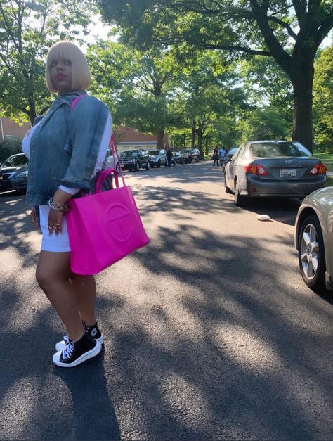 Hot Pink Telfar Bag Outfit, Small Pink Telfar Bag Outfit, Cute Outfits With Telfar Bags, Bubblegum Pink Telfar Bag Outfit, Hot Pink Telfar Bag, Telfar Bag Outfit, Fall Swags, Pretty Bags, Baddie Outfits Casual