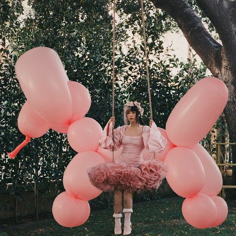 My balloon dog honeypot is sad right now cause I’m leaving for tour in a day 🥺💗 if you want to feel the magic, the love, and the fully restored energy that will be present at these spaces - go get your tickets 🎟link in the bio🎟 Melanie Martinez Outfits, K-12 Melanie Martinez, Melanie Martinez Concert, Melanie Martinez Drawings, Melanie Martinez Photography, Balloon Dog, Melanie Martinez, Emma Watson, Scarlett Johansson