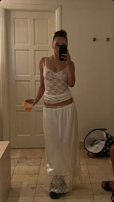 White Maxi Skirt Brandy Melville, Half Slip, Lace Skirt, Fitness Fashion, Summer Dresses, Lace