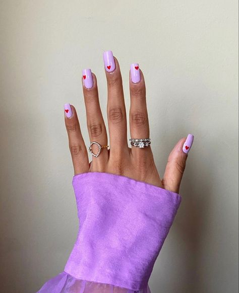 Lilac Nails Art, Nail Line Designs Ideas, Red And Lilac Nails, Lilac And Red Nails, Lilac Valentines Nails, Pink Lilac Nails, Light Lilac Nails, Lilac And Pink Nails, Purple And Red Nails