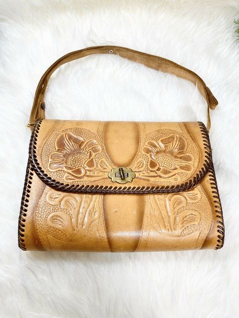 Vintage Hand Tooled Brown Leather Purse Adjustable Wide Strap Large Bag Handbag Overal nice condition. Definitely some wear consistent with a preowned vintage item. All functioning. Please see photos for details. Shipped with USPS Priority Mail. Vintage Hand Tools, Leather Patterns, Kawaii Background, Brown Leather Purse, Western Purses, Fitness Workout For Women, Large Bag, Fitness Workout, Wide Straps