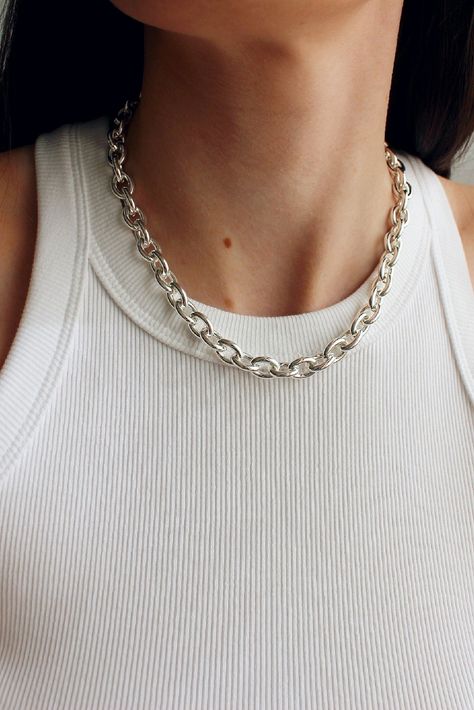 Silver Chain Ideas Thick Chain Necklace Silver, Silver Chunky Chain Necklace, Thick Silver Chain Necklace, Silver Necklace Thick, Chains Necklace Women, Silver Necklaces Chunky, Necklace Chains For Women, Chunky Silver Necklace Outfit, Silver Chain Stack