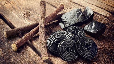 Licorice Benefits, Licorice Plant, Licorice Tea, Candle Making Fragrance, Pillar Candle Molds, Licorice Candy, Safe Candles, Spring Fragrances, Soap Colorants