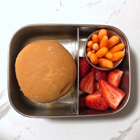 Food Ideas For School, Carrot Strawberries, Lunchbox Food, Daycare Meals, Chickpea Burger, School Lunch Recipes, Healthy Lunch Snacks, Tiffin Box, Healthy School Lunches