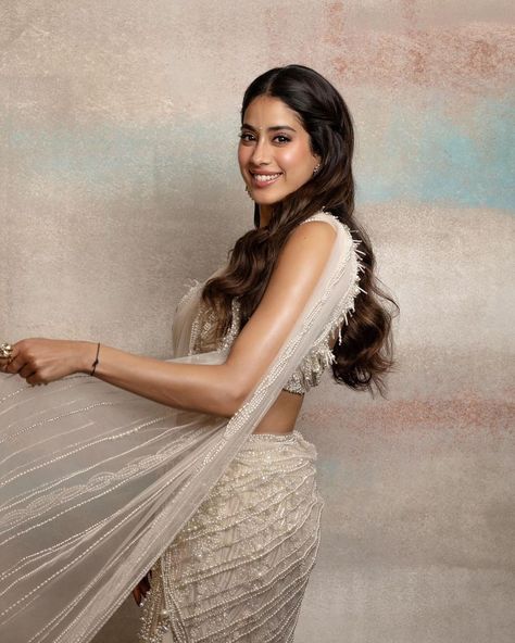 Glossy Pink Lipstick, Pearl Saree, Gaurav Gupta, Shimmery Eyeshadow, Mermaid Vibes, Smokey Eyeshadow, Blush On Cheeks, Janhvi Kapoor, White Mermaid