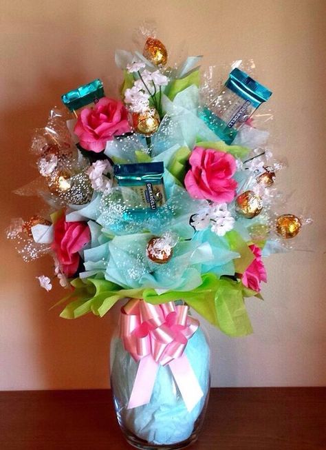 Candy Boutique#Various#Trusper#Tip Vase Gift Basket, Candy Vase Bouquet, Candy Vases Ideas, Candy And Flower Bouquet, Teacher Candy Bouquet, Vase Gift Ideas, Flower Candy Bouquet, Candy Boquets, Candy Gift Ideas