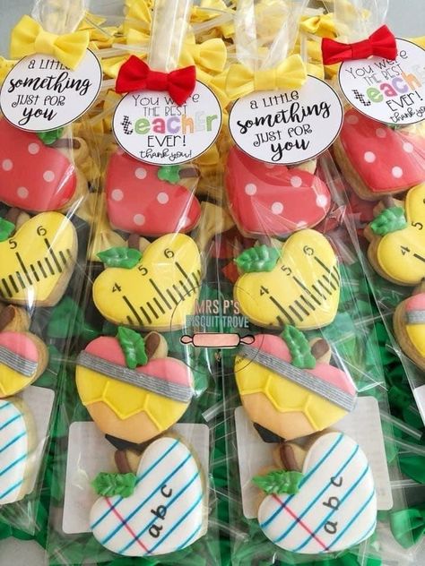 Cupcakes Decoration For Kids, Teacher Appreciation Cookies, Appreciation Cookies, Teacher Cookies, Back To School Cookies, Cupcakes For Kids, School Cookies, Sugar Cookie Ideas, Sugar Cookie Designs