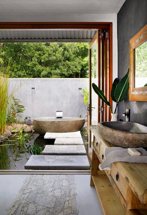 Resort Bathroom, Outdoor Bathroom Design, Open Bathroom, Tropical Bathroom, Outdoor Baths, Joinery Design, Outdoor Bath, Outdoor Bathrooms, Tropical House