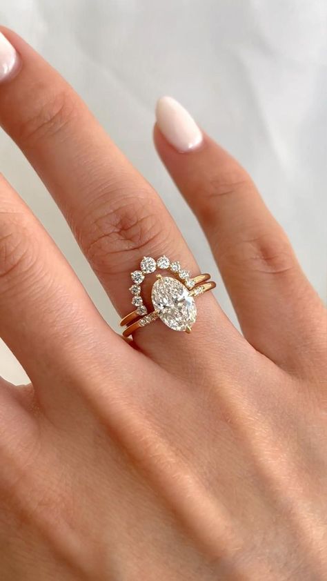 Engagement Ring Gold Band, Flower Shaped Engagement Ring, Band Engagement Rings, Wedding Ban, Gold Band Engagement Rings, Boho Wedding Ring, Boho Engagement Ring, Oval Diamond Solitaire, Engagement Ring Gold