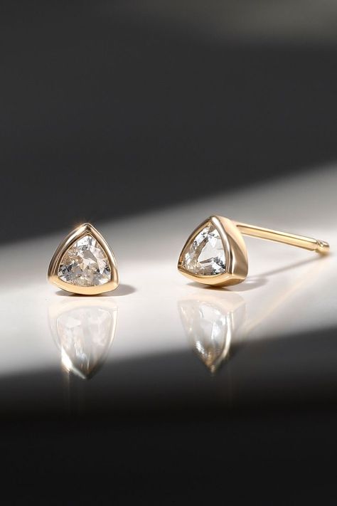 Diamond Earring Photography, Luxury Jewelry Product Photography, Diamond Photography, Jewelry Product Shots, Jewellery Photography, Diamond Jewelry Earrings, Shiny Jewelry, Marble Jewelry, Product Shoot