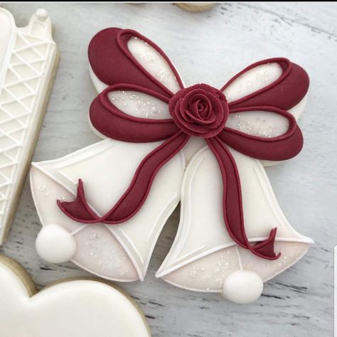 Wedding Bell Cookies Wedding Bell Cookies, Bell Cookies, Royal Icing Christmas Cookies, Wedding Cookies Decorated, Hearts Cake, Cookie Decorating Icing, Christmas Sugar Cookies Decorated, Extravagant Wedding Cakes, Wedding Cake Cookies