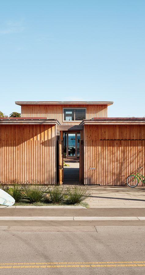 Surf House — Feldman Architecture Luxury Surf House, Surfer House Exterior, Feldman Architecture, Surf Shacks, California Surf Shack, Surfboard Room, Surf House, Surf Shack, Surf City