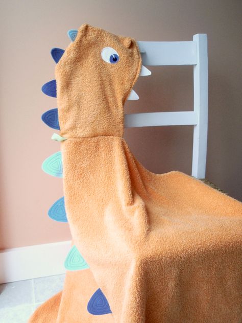 Sarah Pecorino Illustration: Dinosaur Hooded Towel Baby Towel Diy, Dinosaur Hooded Towel, Dinosaur Towel, Poncho Diy, Hooded Towel Tutorial, Sewn Clothes, Dinosaur Blanket, Towel Animals, Diy Towels