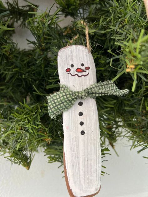 Drift Wood Xmas Decorations, Driftwood Santa Ornaments, Driftwood Winter Decor, Driftwood Santa Tree, Rustic Snowman Ornaments, Driftwood Christmas Decorations, Driftwood Christmas, Driftwood Christmas Tree, Winter Market