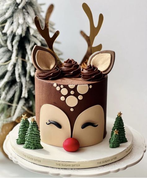 Reindeer Cake, Winter Torte, Reindeer Cakes, Deer Cakes, Christmas Themed Cake, Christmas Recipes Easy, Christmas Cake Designs, Cake Decorating Classes, Xmas Cake