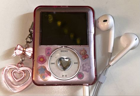 Rikki H2o, Y2k Tech, Cute Camera, Retro Gadgets, Quito, Just Girly Things, My Vibe, Mp3 Player, Pink Aesthetic