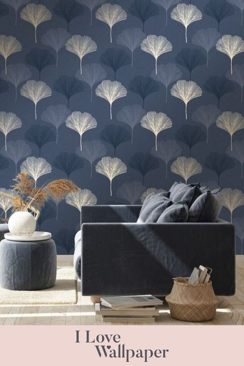 Navy and gold is such a classic colour combination that oozes elegance. Elevate your living room decor by waking up your walls with the Gingko Leaf wallpaper in navy and gold. This fanciful design will add sophistication and style to your living space. The deep blue shade provides a warm and welcoming feel to any living area in your home, especially when the light hits the metallic sheen. Style with suede, navy blue furnishings to achieve a contemporary living room. Gingko Wallpaper, Living Room Wallpaper Texture, Blue Wallpaper Living Room, Room Wallpaper Designs, I Love Wallpaper, Living Room Wallpaper, Hall Ideas, Wall Texture Design, Aesthetic Living Room