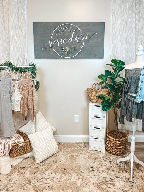 Clothing Boutique Backdrop Ideas, Wallpaper For Clothing Store, Online Boutique Home Office, At Home Clothing Boutique Setup, Online Boutique Photo Backdrop, In Home Boutique Setup, Boutique Backdrop Ideas, Boutique Backgrounds, At Home Boutique