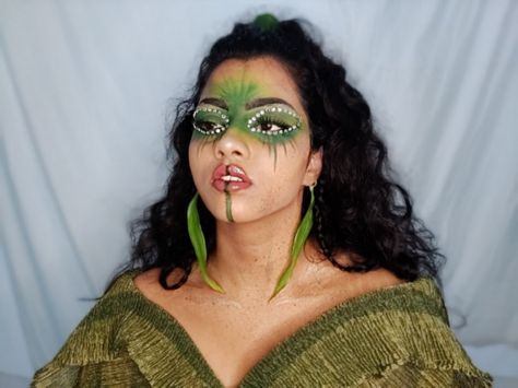 Earth Witch Makeup, Earth Element Makeup, Elemento Terra, Witch Makeup, Forest Fairy, Simple Makeup, Maquillaje De Ojos, Halloween Makeup, Makeup Inspiration