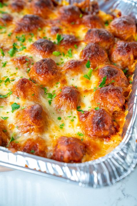 Fast Appetizers Easy, Meatball Sub Casserole, Meatball Casserole Recipe, Cheesy Meatballs, Meatball Casserole, Meatball Sub, Chewy Bread, Cooking Panda, 12 Tomatoes Recipes