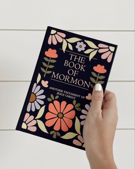 Book If Mormon Painting, Scripture Cover Painting, Diy Book Of Mormon Cover, Simple Book Of Mormon Painting, Decorate Book Of Mormon, Book Cover Painting Ideas Easy, Easy Book Of Mormon Painted Cover, Book Of Morning Painting, Book Of Mormon Cover Painting Ideas