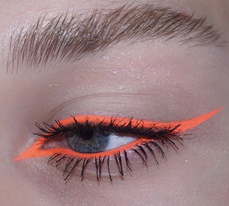 Orange Eyeliner, Camouflage Makeup, Buh Bye, Mermaid Makeup Brushes, Makeup Challenges, Glow Skin, Mermaid Makeup, Makeup Tips For Beginners, Eye Makeup Art