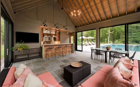 Pool House Summer Sanctuaries: 3 Projects from Top Designers -Southern Home Pool House Interior, Backyard Pool House, Pool House Design, Modern Pool House, Pool House Designs, Pool Remodel, Modern Pools, Southern Home, Screened Porch