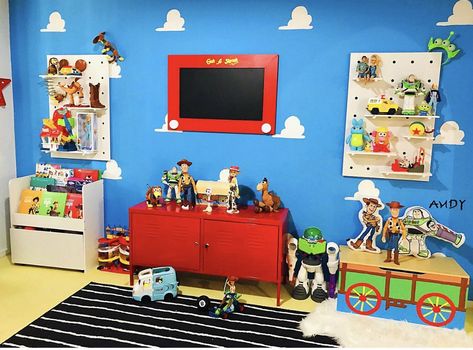 Disney Themed Nursery Ideas, Pixar Bedroom Ideas, Pixar Themed Bedroom, Pixar Room Ideas, Pixar Playroom, Toy Story Room Ideas, Toy Story Room Ideas For Boys, Pixar Bedroom, Toy Story Room Decor