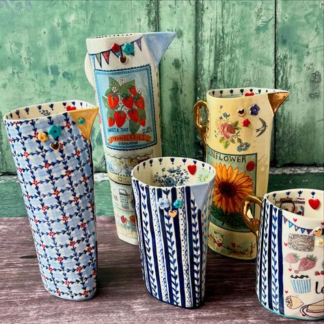 It’s been a busy week unpacking the kiln with treasures like these summer inspired jugs. I’m loving the strawberries and sunflower seed packets I’ve collaged on with my own illustrated decals. They will be heading out to galleries as we speak 🙌 Hope you’re all having a good week. I’m on the final countdown before the summer holidays begin…gulp😅 I’d better go get on with my huge to-do list! . . . . #summerinspired #summergifts #handmadegifts #handmade #katiealmondceramics #livepretty #handmad... Sunflower Seed Packets, Final Countdown, The Final Countdown, Good Week, Summer Gifts, Sunflower Seed, Seed Packets, Summer Holidays, Sunflower Seeds