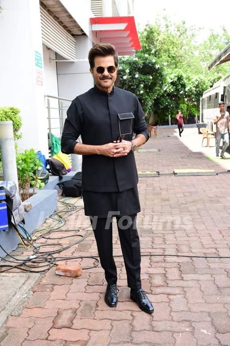 Anil Kapoor spotted on the set of Dance Deewane Juniors to promote his film JugJugg Jeeyo. The actor looked dapper in an all black outfit Kurta Designs Men's, Nehru Jacket For Men, Anil Kapoor, Black Kurta, Indian Men, Dress Men, Indian Men Fashion, Indian Kurta, Wedding Dress Men