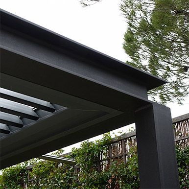 modulo de lamas fijado a bastridor estructura de acero Contemporary Garage, Pool Pergola, Steel Pergola, Landscape Design Drawings, Pergola Swing, Architecture Drawing Plan, Pool Cabana, Outdoor Living Design, Bamboo Garden