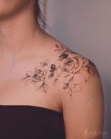 Shoulder Cap Flower Tattoo Shoulder Tattoo Quotes, Feminine Shoulder Tattoos, Front Shoulder Tattoos, Shoulder Cap Tattoo, Mujeres Tattoo, Floral Tattoo Shoulder, Instagram Roses, Hip Tattoos Women, Flower Tattoo Shoulder