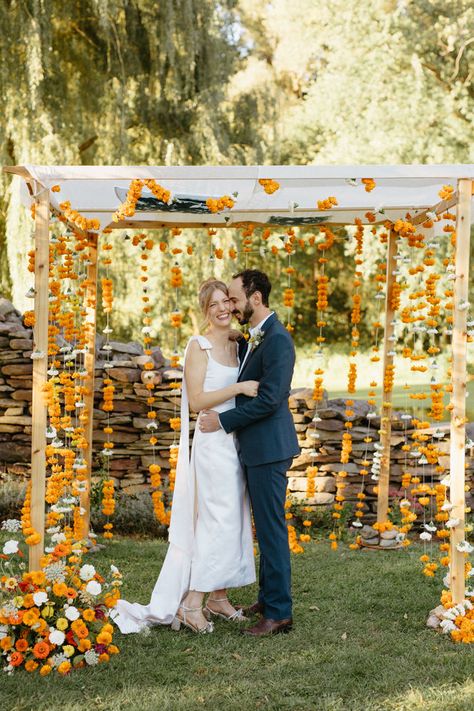 Huppah Wedding Outdoor, Colorful Wedding Chuppah, Wildflower Wedding Chuppah, Fall Wedding Flowers Chuppah, Chuppah Diy, Disco Valentine, Hanging Flower Chuppah, Whimsical Chuppah, Relationship Values