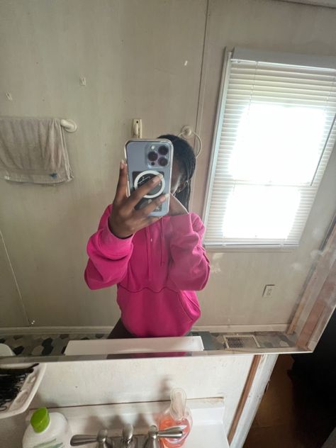 Hot Pink Nike Hoodie, Pink Nike Hoodie Outfit, Nike Tech Sweater, Pink Hoodie Outfit, Nike Hoodie Outfit, Pink Nike Hoodie, Nike Tights, Hot Sweater, Long Acrylic