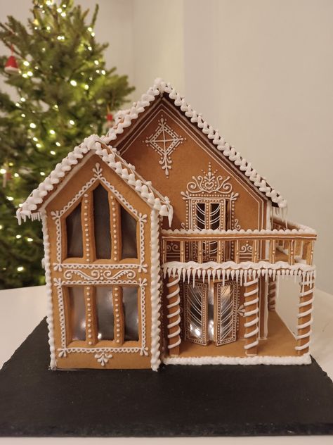 Gingerbread House Roof Designs, Chic Gingerbread House, Designer Gingerbread House, Ginger Bread Mansion, Chipboard Gingerbread House, Gingerbread Christmas House Ideas, Awesome Gingerbread Houses, Gingerbread Mansion Template, Cute Simple Gingerbread House Ideas