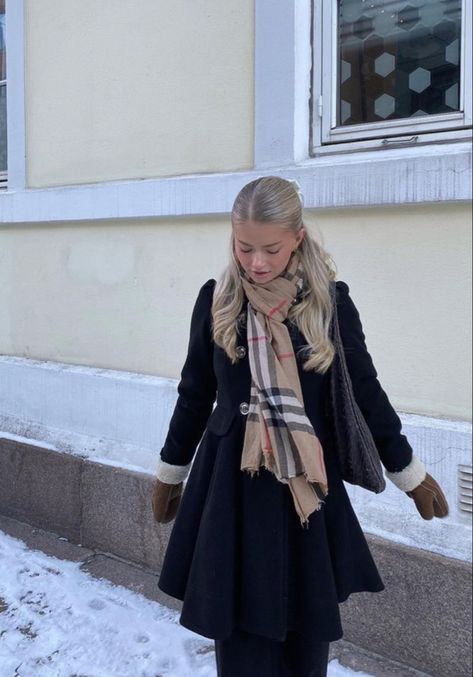 Winter Scandinavian Fashion, Winter Outfits Scandinavian, Scandinavian Fashion Winter, Scandinavian Outfit, New York Outfits, Winter Fashion Outfits Casual, Scandinavian Fashion, Uggs Outfit, Model Outfits