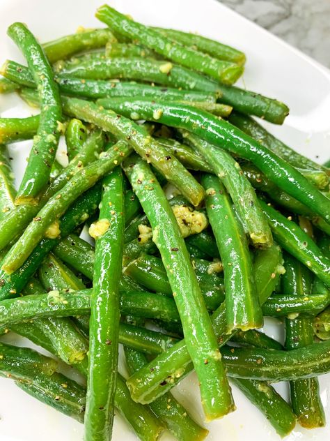 Lemon Pepper Green Beans Lemon Pepper Green Beans, Green Bean Recipes Lemon, Side Veggies, Crockpot Green Beans, Lemon Green Beans, Pepper Seasoning, Lemon Pepper Seasoning, Green Bean Recipes, Vegetarian Paleo