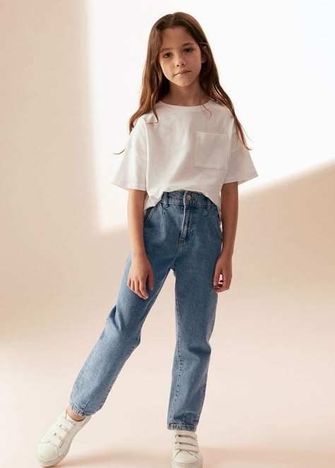 Fashion For Girls, Trendy Kids Outfits, Slouchy Jeans, Trendy Kids, Mango Kids, Jeans Kids, Young Fashion, Kids Fashion Girl, Fashion Photoshoot